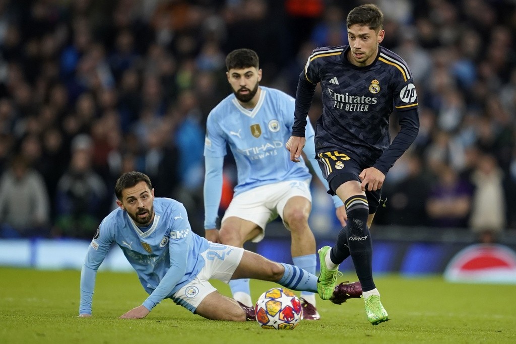 'The marvellous thing' - Pep Guardiola refuses to blame Man City players or Bernardo Silva for Real Madrid defeat - Bóng Đá