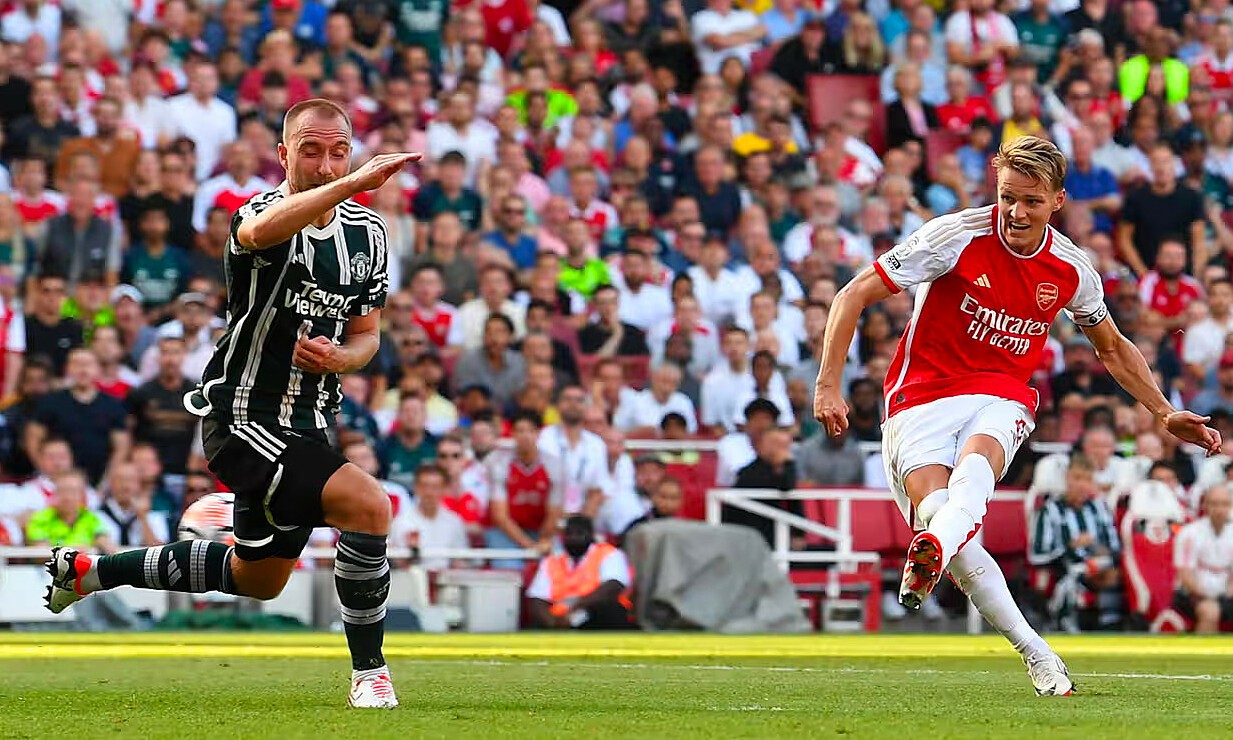 Chris Sutton makes bold prediction for Arsenal’s crucial clash at Manchester United - Bóng Đá