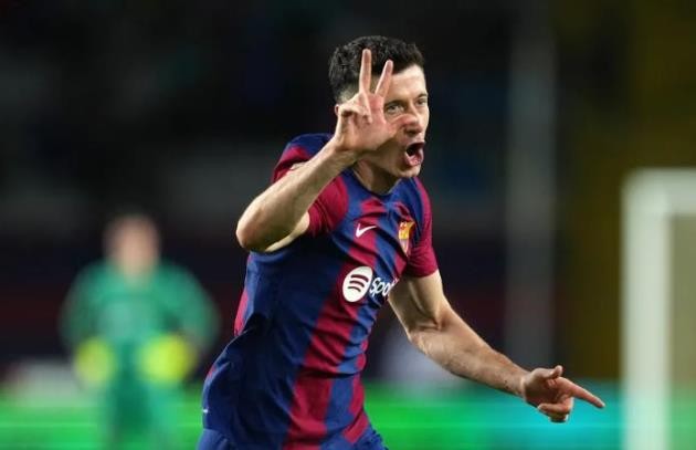 Hat-trick hero Robert Lewandowski explains how Barcelona turned it around against Valencia - Bóng Đá