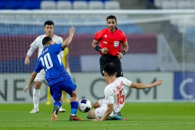 Sao U23 Việt Nam bị 'tấn công'; Đình Bắc báo tin cực xấu - Bóng Đá