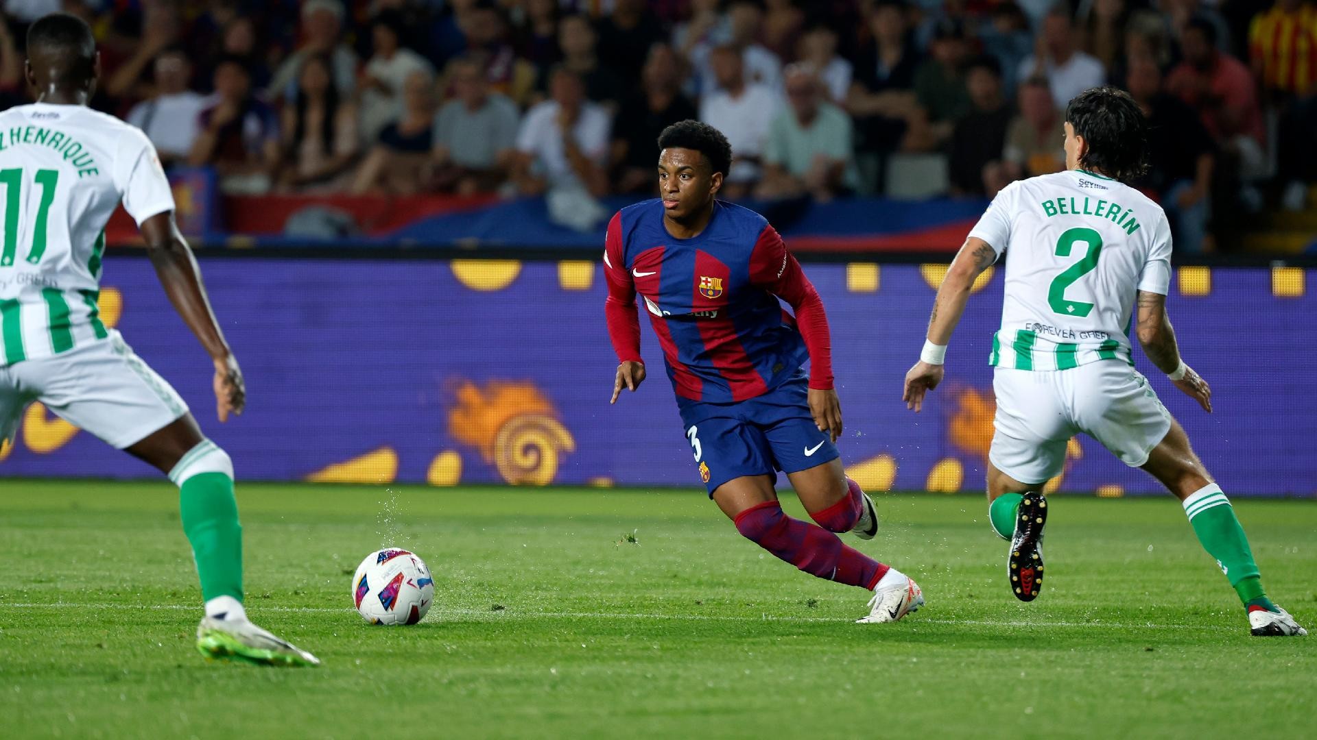 Được đại gia EPL quan tâm, sao Barca sắp thoát khỏi cảnh dự bị - Bóng Đá