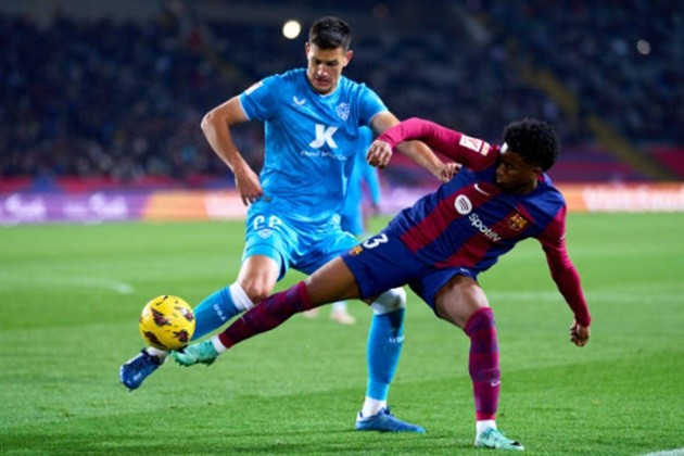 Barcelona could sell Chelsea, Manchester City and Manchester United target “if necessary” next summer - Bóng Đá