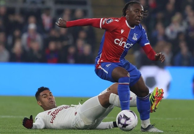    Rio Ferdinand singles out Man Utd star and fumes over Crystal Palace controversy - Bóng Đá