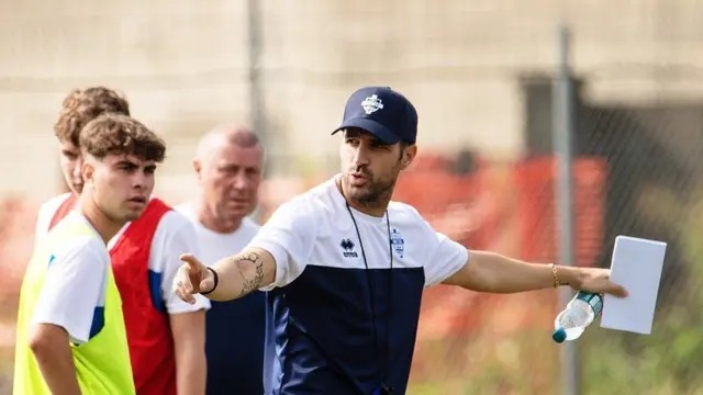 Cạn lời Netizen Indonesia, đội bóng của Cesc Fabregas bị nguyền rủa - Bóng Đá