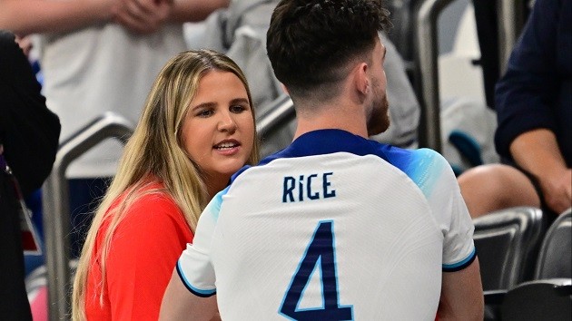 Declan Rice's girlfriend Lauren Fryer deletes all of her pictures after cruel bullying over her appearance - Bóng Đá