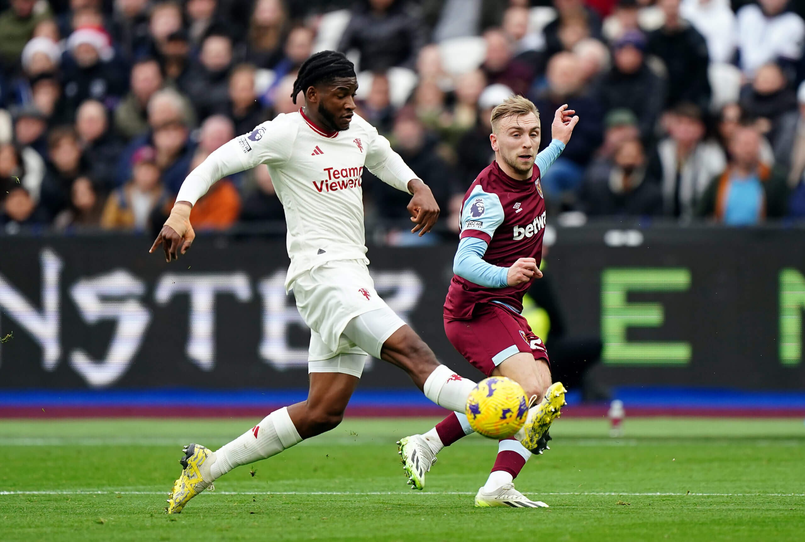 Ten Hag on Willy Kambwala - Bóng Đá