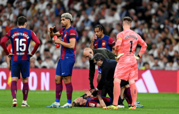 Frenkie de Jong ngồi ngoài 6 trận - Bóng Đá