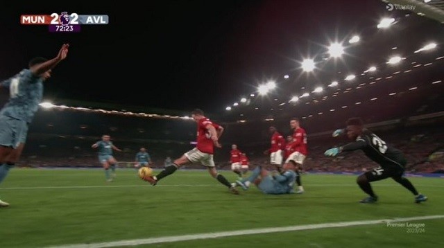 Man Utd may mà có Jonny Evans - Bóng Đá