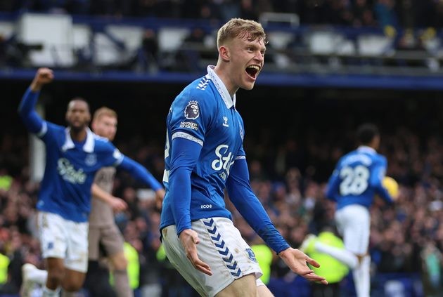 Man Utd target Jarrad Branthwaite stars for Everton against Liverpool - Bóng Đá