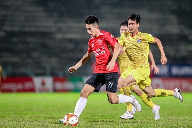 Lê Thanh Phong: Hiệu suất 1 bàn/trận, dẫn đầu 2 cuộc đua Vua phá lưới - Bóng Đá