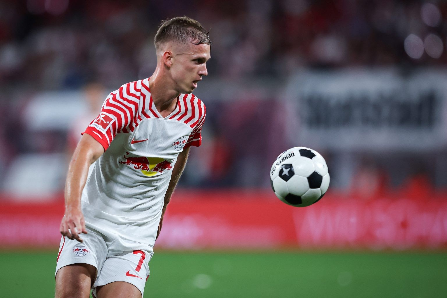 Dani Olmo joins Barcelona - Bóng Đá