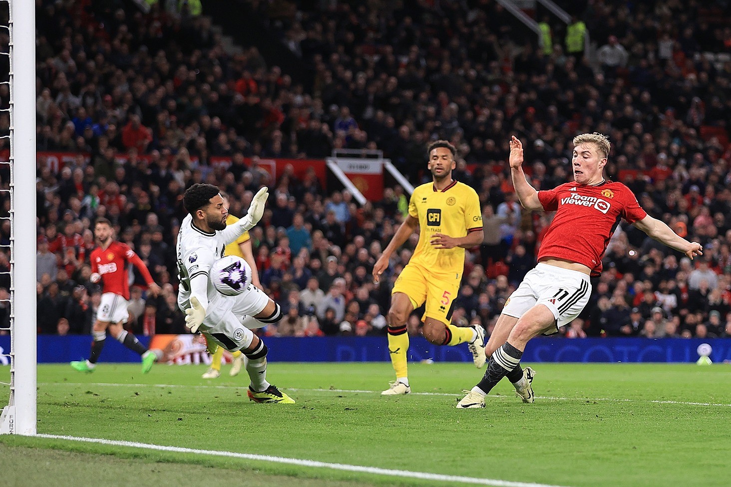 Đội hình Man Utd đấu Burnley: Hai sự thay đổi - Bóng Đá