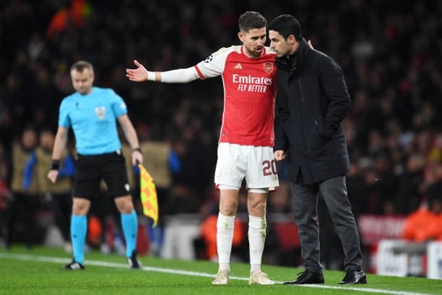 Arsenal bất ngờ 