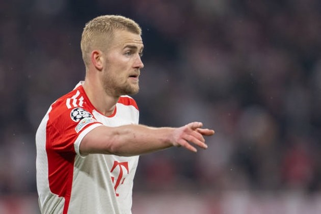 Matthijs de Ligt khiến Arsenal, M.U 