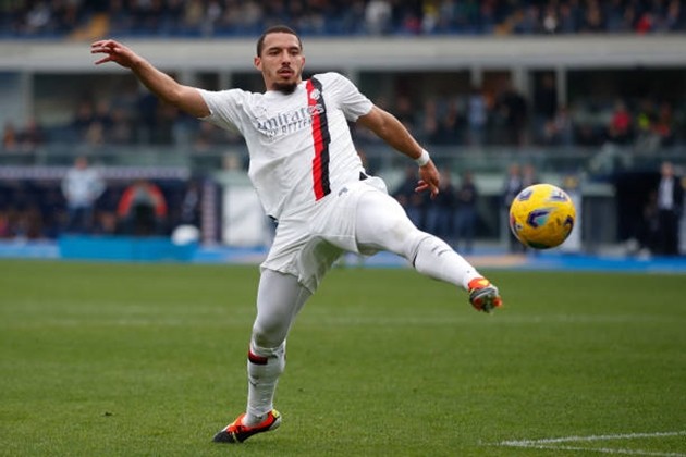 Arsenal xem xét tái hợp Ismael Bennacer - Bóng Đá