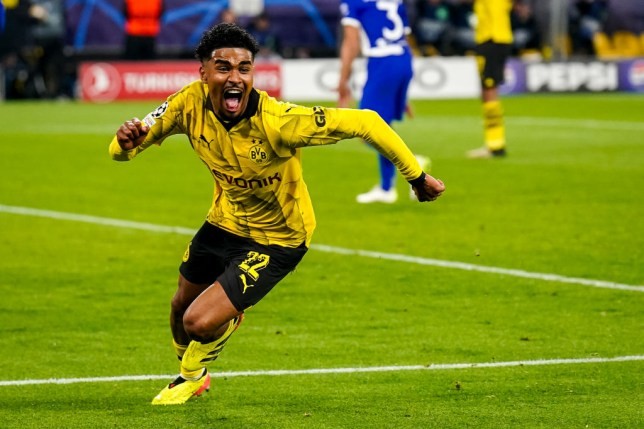 Chelsea star Ian Maatsen has told the club that he wants to join Borussia Dortmund on a permanent deal  - Bóng Đá