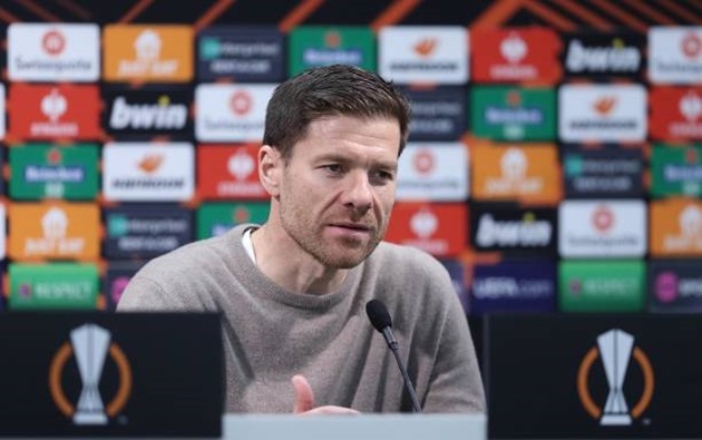 Bayer Leverkusen vào bán kết, Xabi Alonso vẫn 