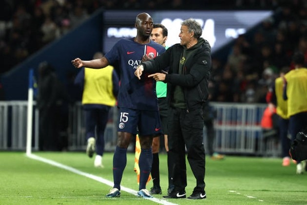 Luis Enrique hài lòng với màn trình diễn của PSG - Bóng Đá