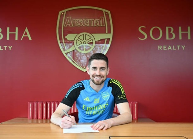 Mikel Arteta tiết lộ lý do Arsenal gia hạn với Jorginho - Bóng Đá