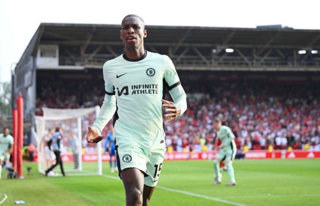 Chelsea must sign ‘big name’ up front to support Nicolas Jackson says Alan Shearer - Bóng Đá