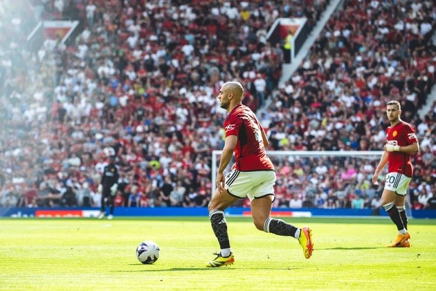 Sofyan Amrabat repays Erik ten Hag’s faith with solid midfield display vs Arsenal - Bóng Đá