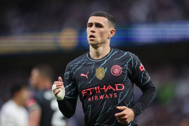 Phil Foden khiến Arsenal 