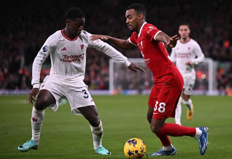 Erik ten Hag names Kobbie Mainoo’s ‘biggest quality’ after classy Liverpool performance - Bóng Đá