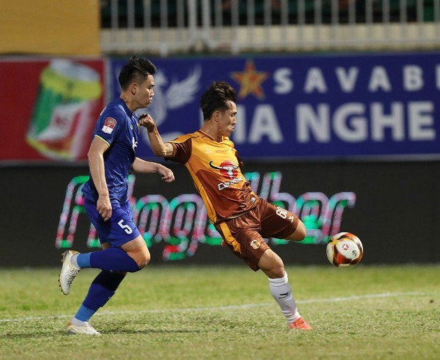 Vòng 17 V-League: HAGL thăng hoa; Nhà vua mới lộ diện - Bóng Đá