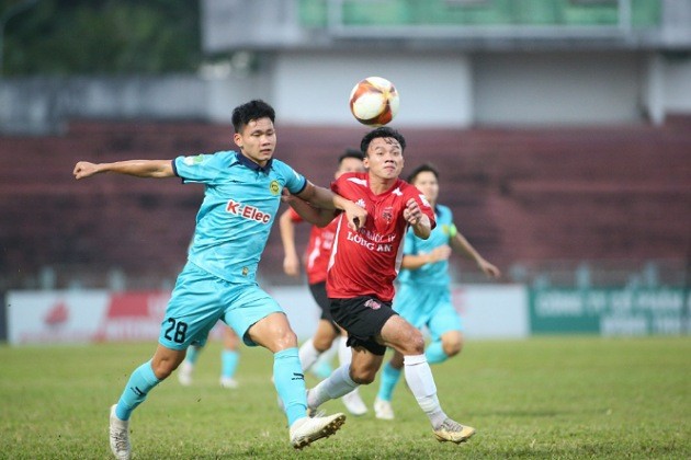 Long An - Hòa Bình - Bóng Đá