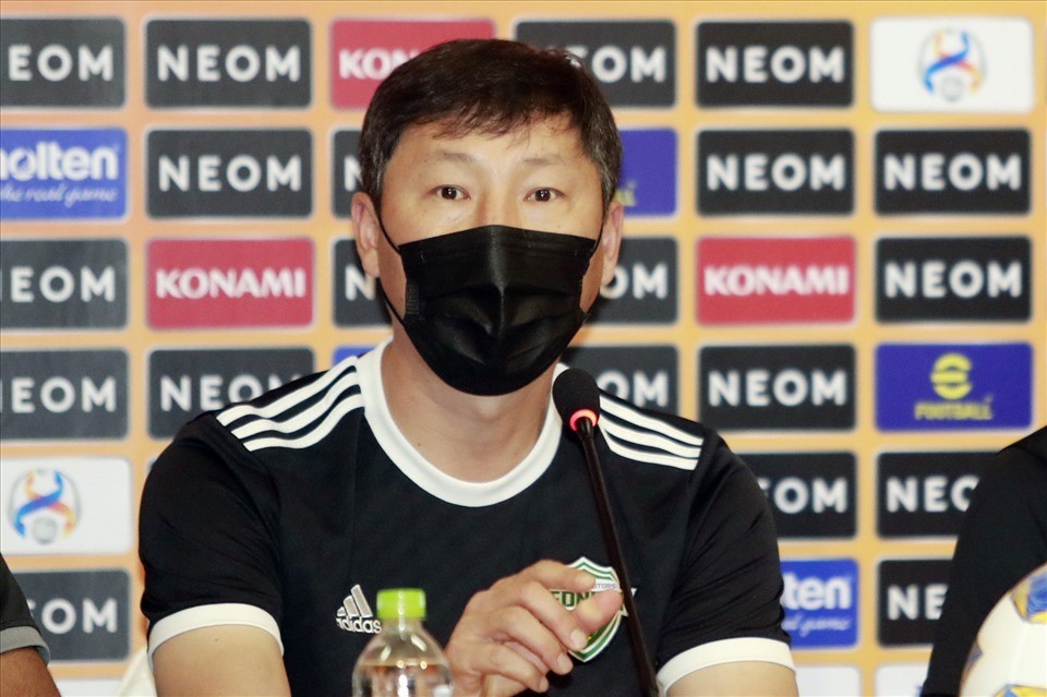 Tiết lộ điều tân HLV Việt Nam không thể an tâm về V-League - Bóng Đá