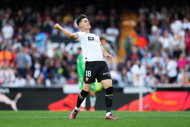 Barcelona keeping tabs on 25-year-old La Liga pivot midfielder (Pepelu) - Bóng Đá