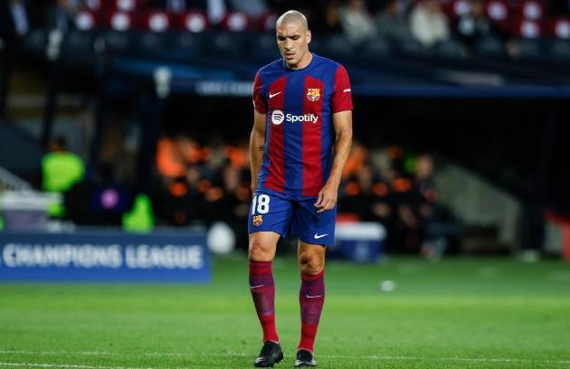 Oriol Romeu muốn rời Barca - Bóng Đá