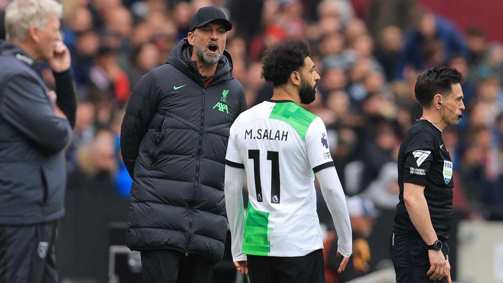 Khoảnh khắc ngượng ngùng giữa Salah và Klopp - Bóng Đá
