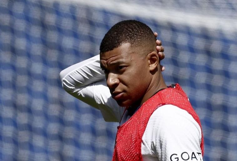 Henry khuyên Mbappe ở lại PSG - Bóng Đá