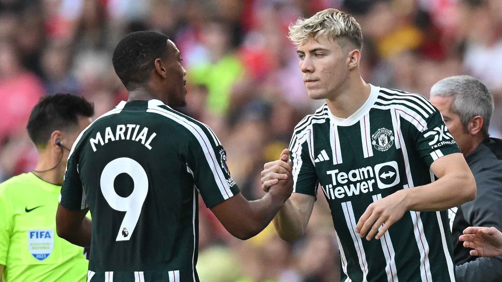 Sancho là đòn đau đối với Hojlund ở Old Trafford - Bóng Đá