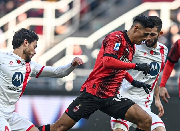 Thắng hủy diệt, AC Milan bỏ xa Napoli - Bóng Đá