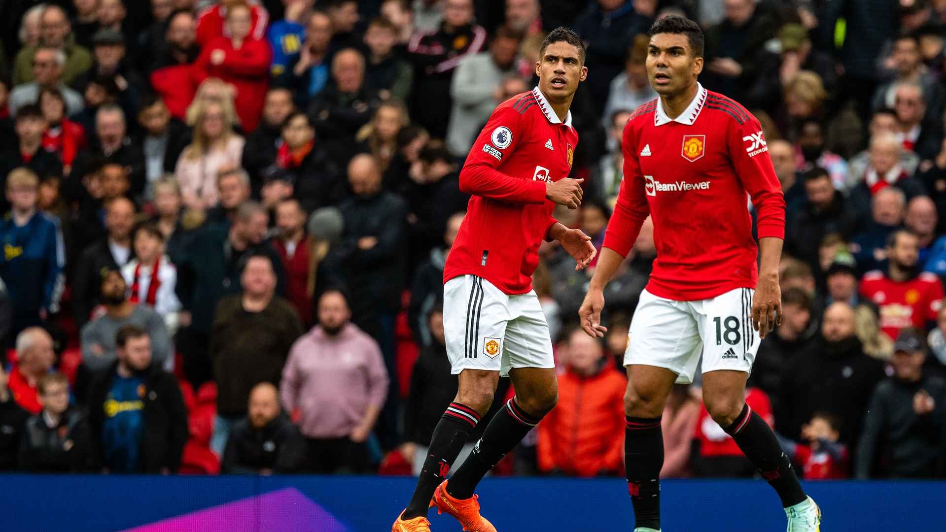 Erik Ten Hag stance on selling Manchester United duo Raphael Varane and Casemiro - Bóng Đá