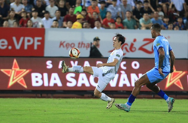 Vòng 17 V-League: HAGL thăng hoa; Nhà vua mới lộ diện - Bóng Đá