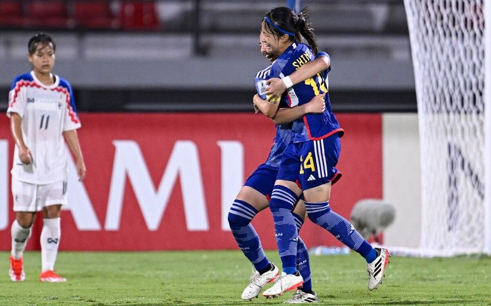 Tuyển thủ Malaysia nguy cơ giải nghệ vì bị tạt axit, Indonesia nổi điên vị trọng tài Thái Lan dự Olympic - Bóng Đá