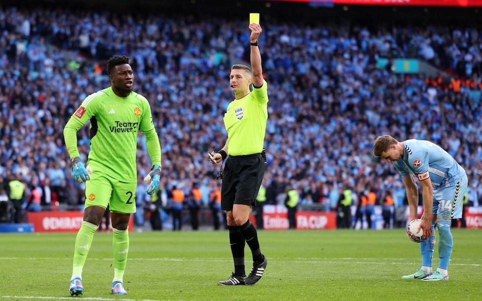 Ngả mũ trước Andre Onana - Bóng Đá