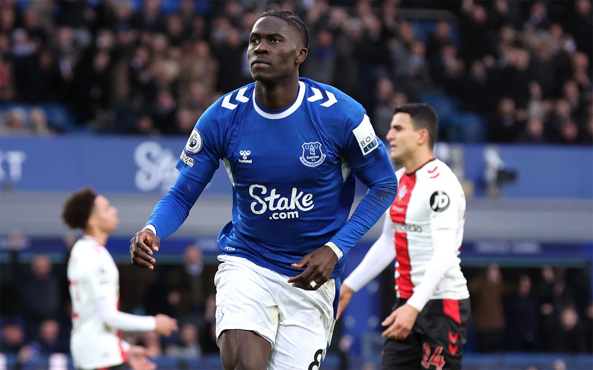 Arsenal still keen on midfielder they held 'intensive talks' about in January - Bóng Đá