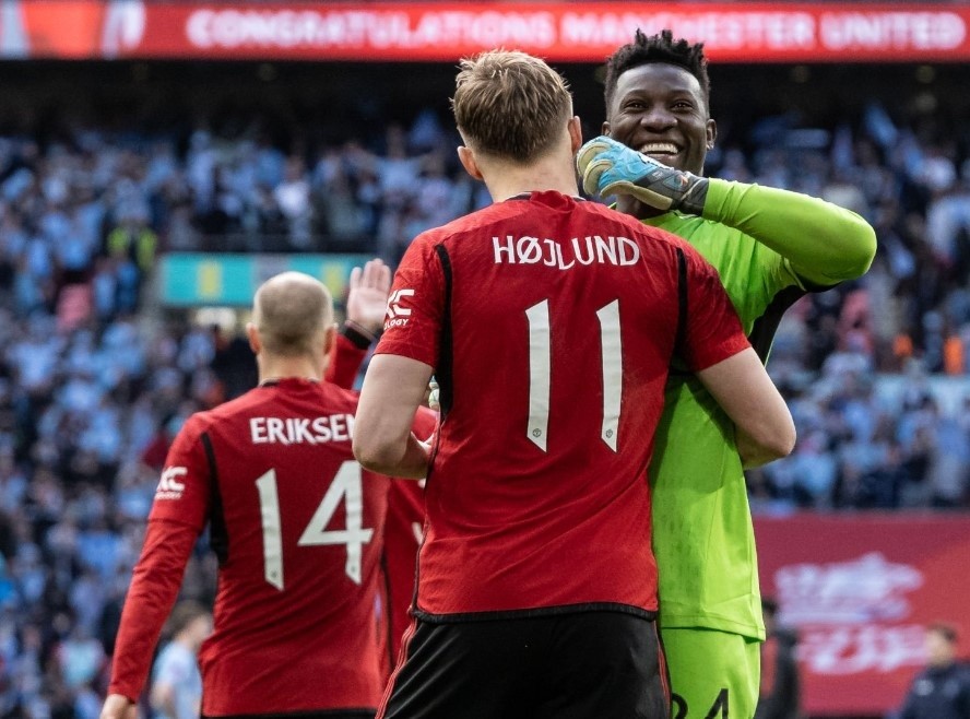 Ngả mũ trước Andre Onana - Bóng Đá