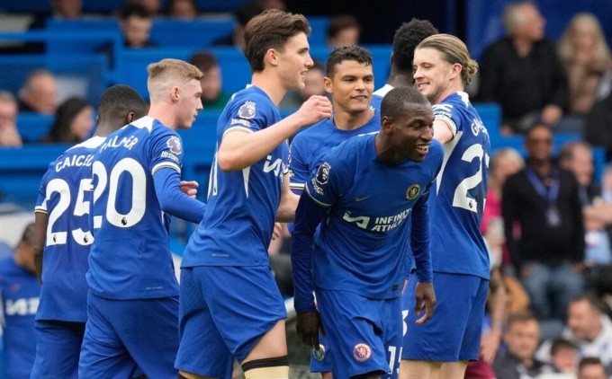 Chelsea thăng hoa, vượt mặt Man Utd - Bóng Đá