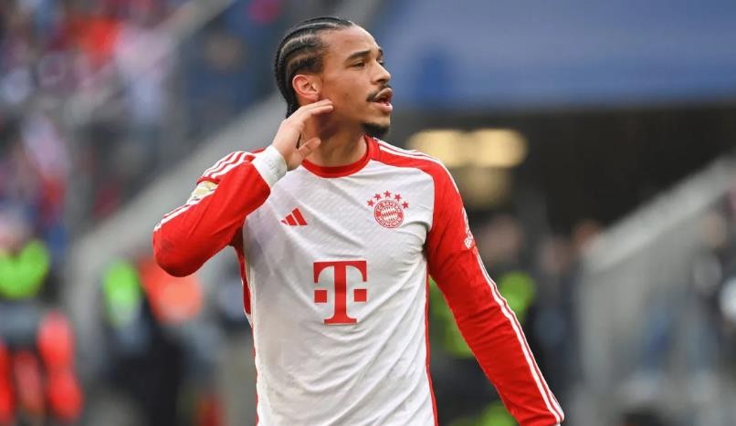 Liverpool urged to sign 'unreal' former Man City star as Salah replacement Sane - Bóng Đá