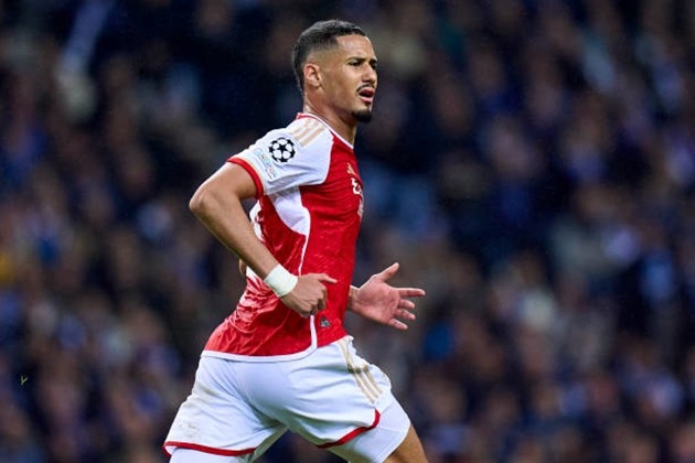 Real Madrid bất ngờ nhòm ngó đá tảng Arsenal - Bóng Đá