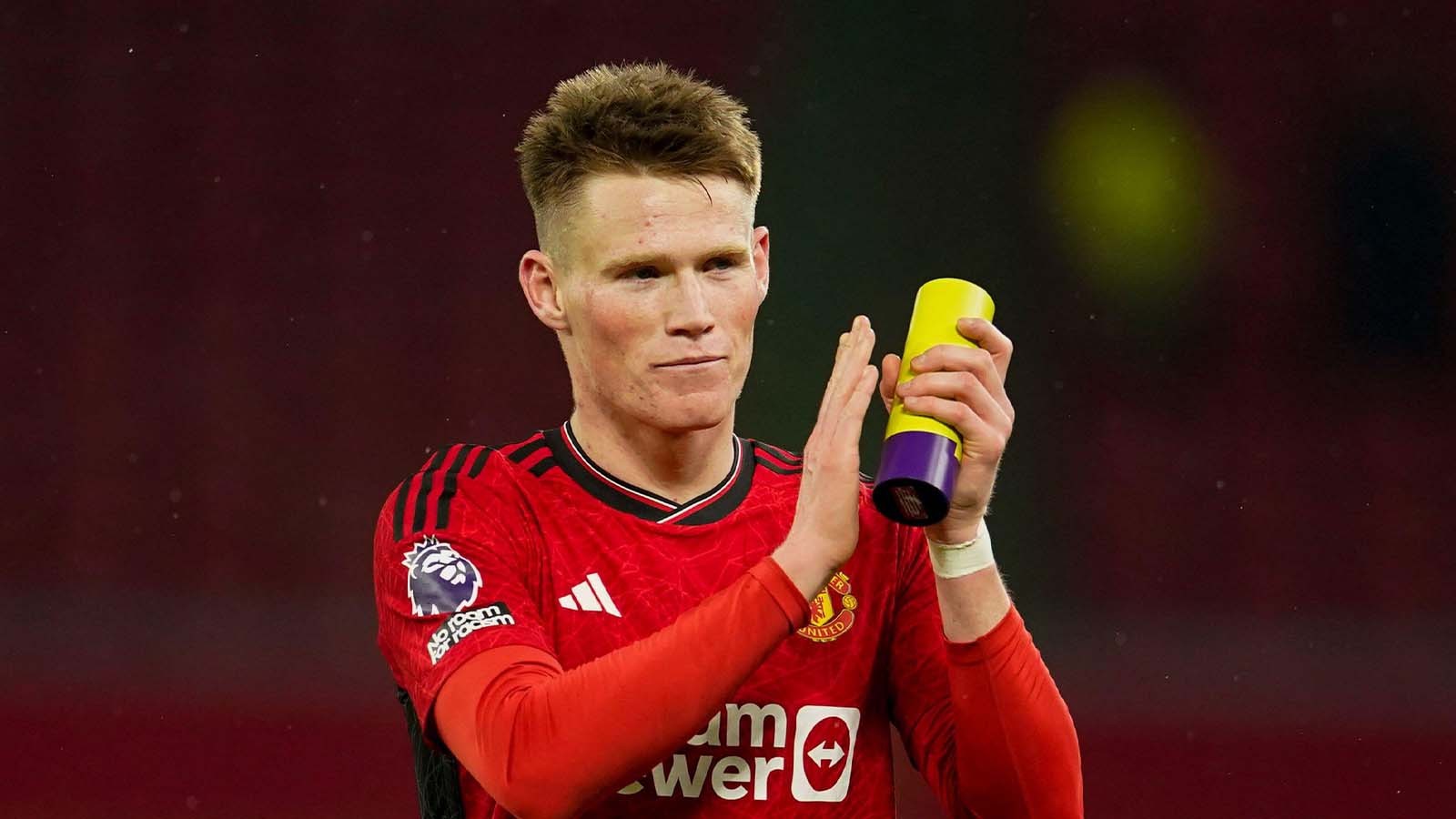 Quá kỳ lạ! Ten Hag chưa đoái hoài bộ đôi sáng giá của Man Utd - Bóng Đá