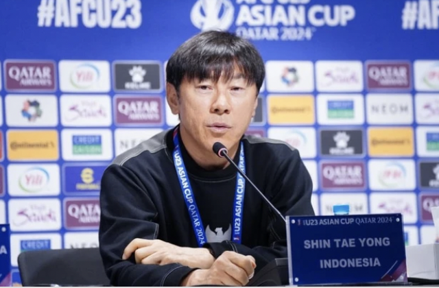 Thua đau, HLV Shin Tae-yong đay nghiến trọng tài: 