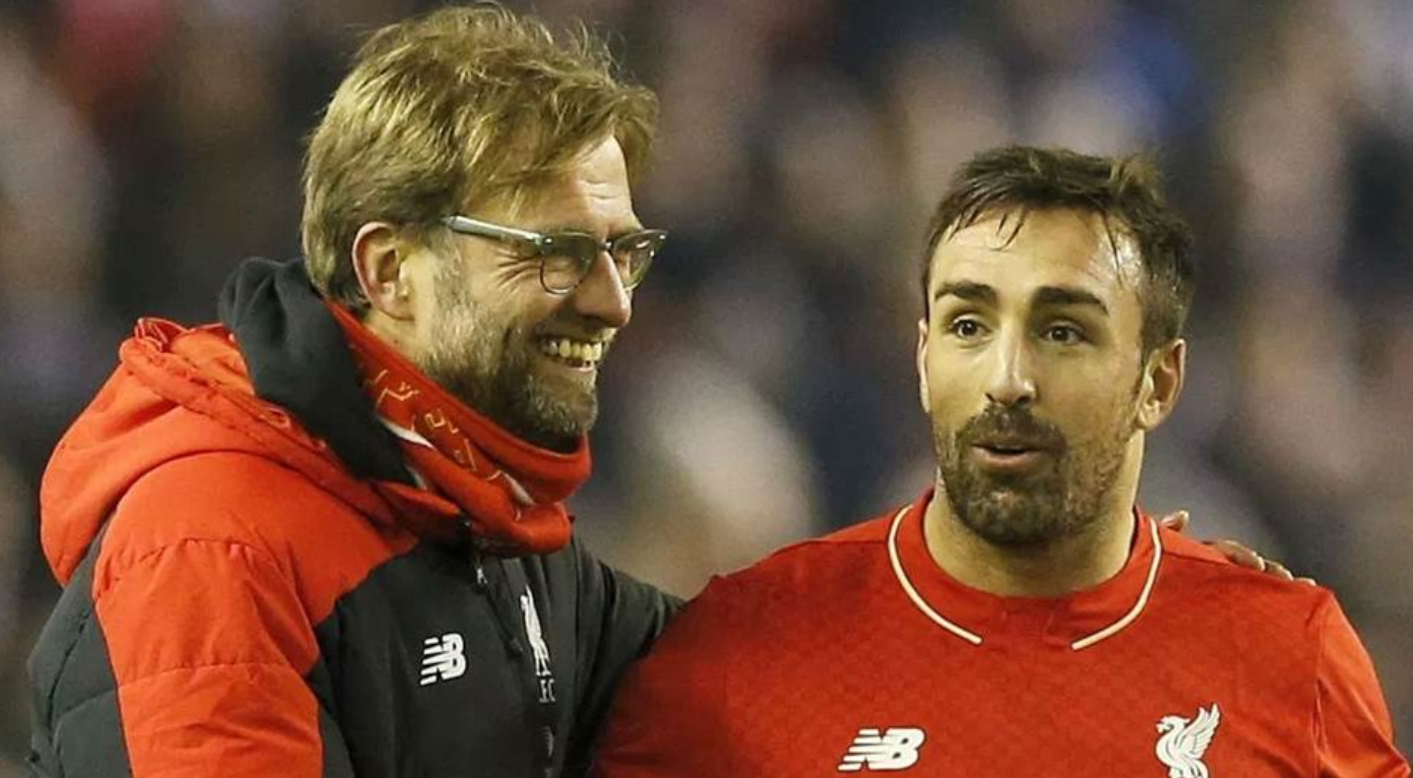Cựu hậu vệ Liverpool đáp trả lời chỉ trích của HLV Klopp - Bóng Đá