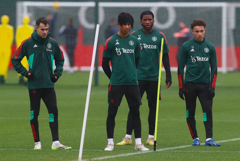 M.U lập tức trở lại tập luyện: Bất ngờ De Beek; Cú hích xuất hiện - Bóng Đá
