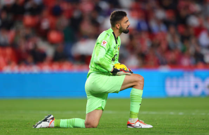 Manchester United keen on Giorgi Mamardashvili - Bóng Đá